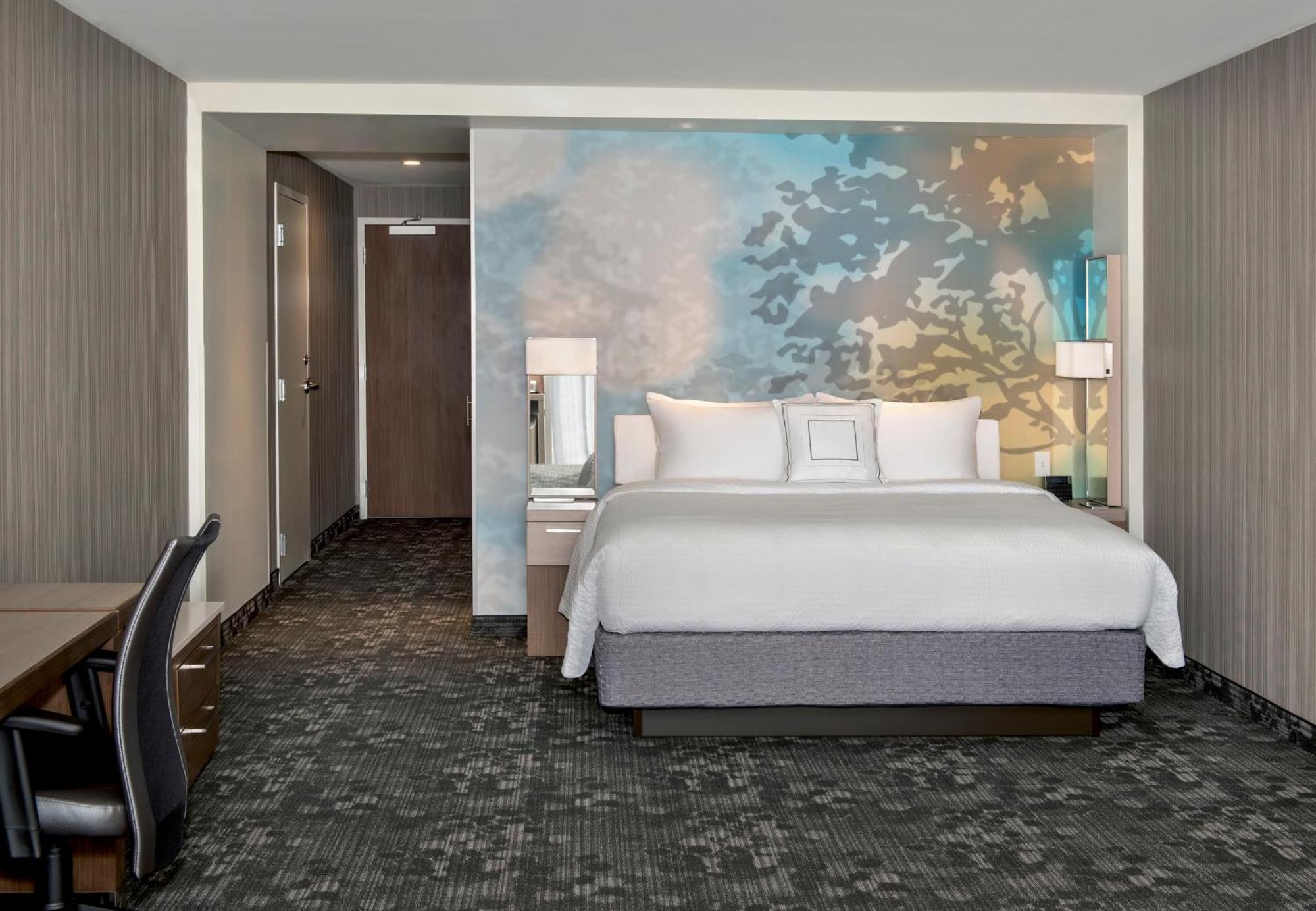 Отель Courtyard By Marriott Schenectady At Mohawk Harbor Экстерьер фото