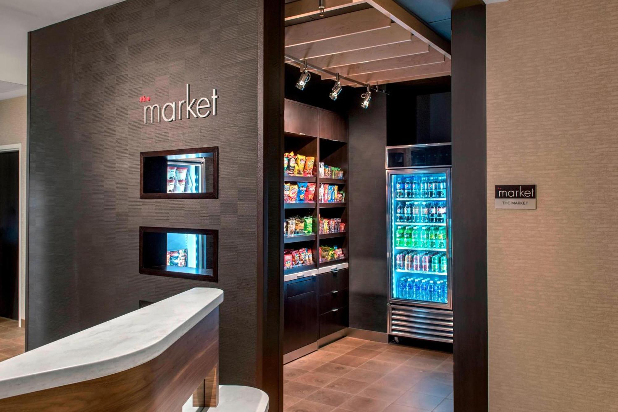 Отель Courtyard By Marriott Schenectady At Mohawk Harbor Экстерьер фото